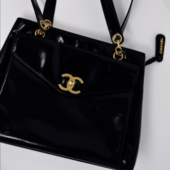 CHANEL Handbags - Authentic vintage Chanel leather bag!!!!